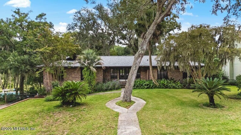 3809 Hermitage Rd, Jacksonville, FL 32277