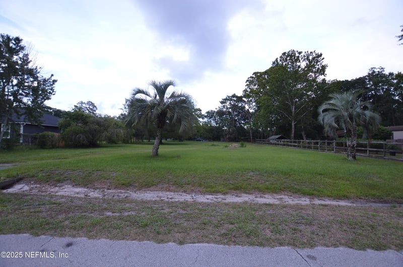 4401 Lambing Rd, Jacksonville, FL 32210