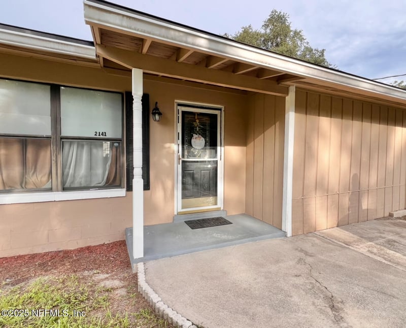 2141 Monteau Dr, Jacksonville, FL 32210