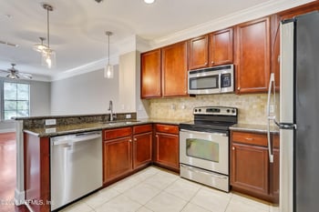 9823 Tapestry Park Cir #302, Jacksonville, FL 32246