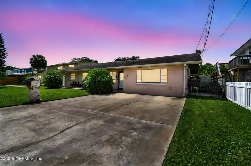 211 Arricola Ave, St Augustine, FL 32080