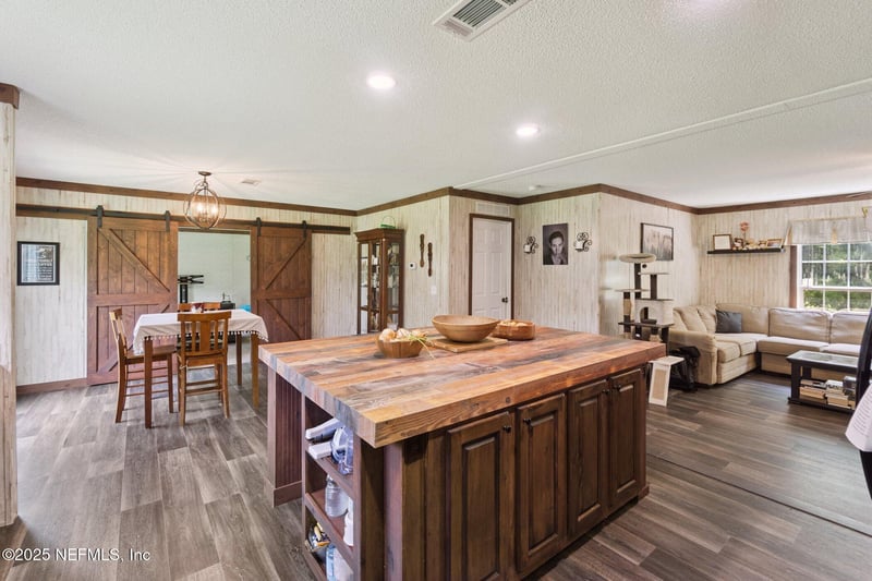 291 Legion Dr, Lake, FL 32024