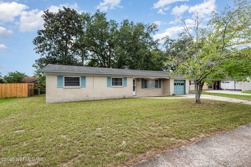 7988 Renault Dr, Jacksonville, FL 32244