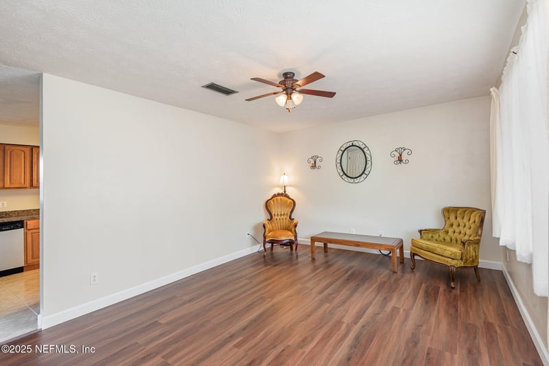 7988 Renault Dr, Jacksonville, FL 32244