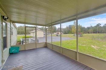 100 Mangels Dr, Interlachen, FL 32148