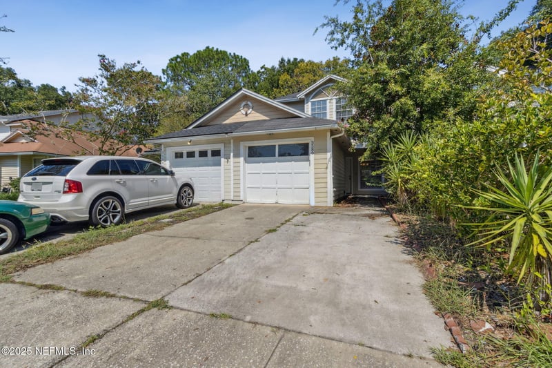 3586 Rain Forest Dr, Jacksonville, FL 32277