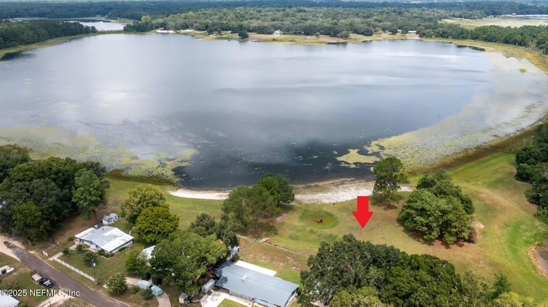 7915 Breezy Point Rd, Melrose, FL 32666