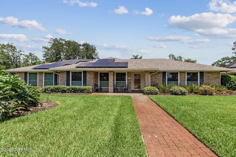 8205 Hidden Lake Dr, Jacksonville, FL 32216