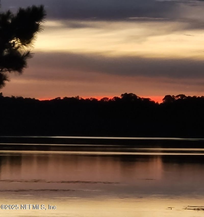 7915 Breezy Point Rd, Melrose, FL 32666