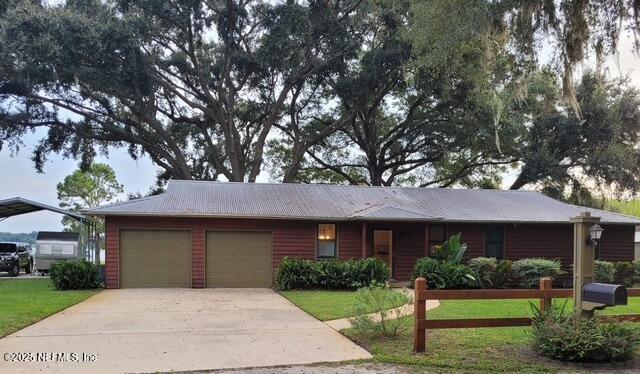 7915 Breezy Point Rd, Melrose, FL 32666