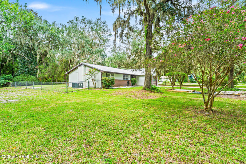106 Acosta Creek Dr, Satsuma, FL 32189