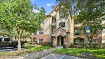 7800 Point Meadows Dr #818, Jacksonville, FL 32256