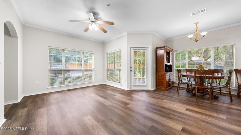 7800 Point Meadows Dr #818, Jacksonville, FL 32256