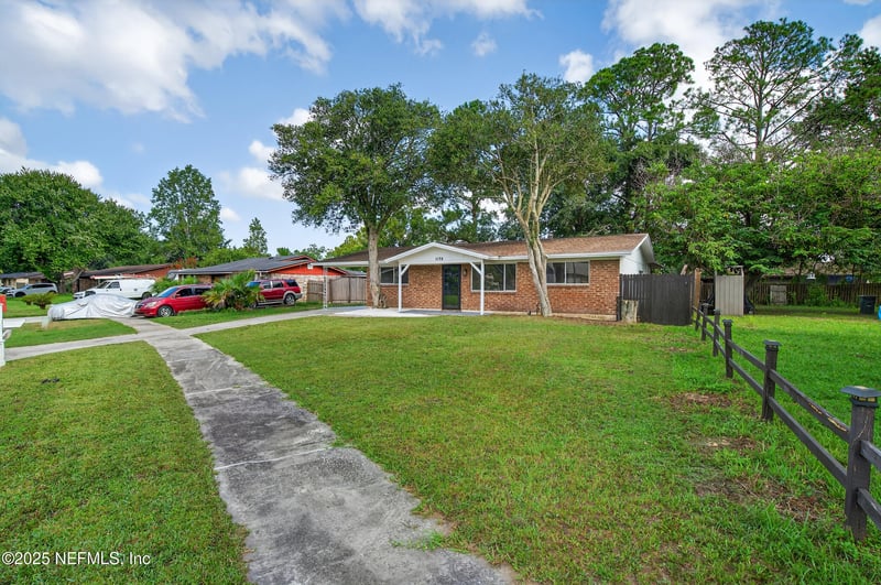 1139 Santiago Dr, Jacksonville, FL 32221