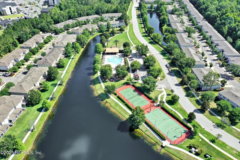 479 Walnut Dr, Jacksonville, FL 32259