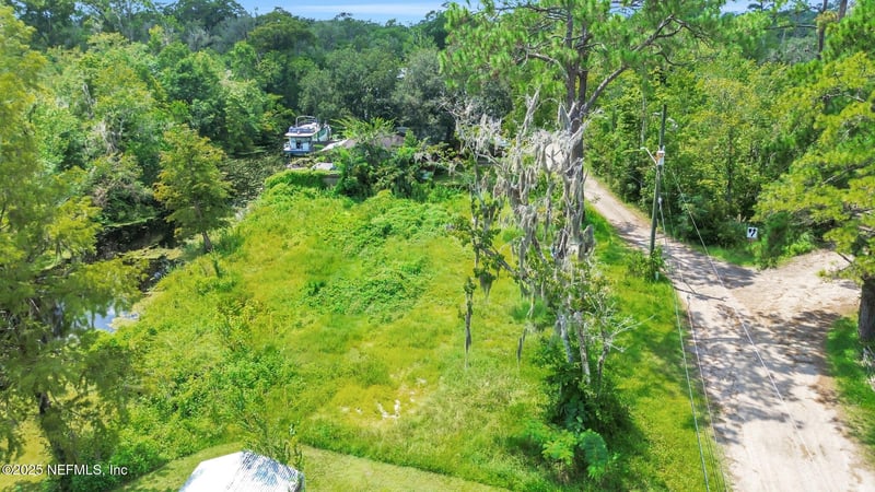 1 Hide A Way Dr, Jacksonville, FL 32258