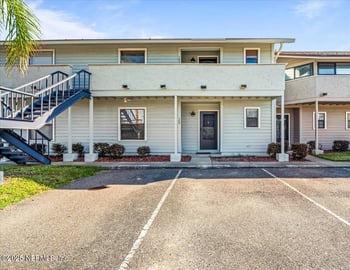 162 Governor St #206, Green Cove Springs, FL 32043