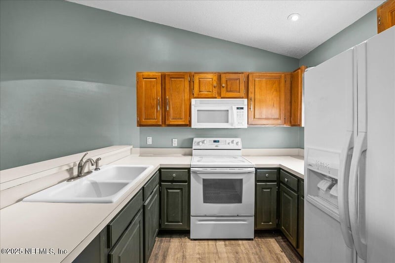 162 Governor St #206, Green Cove Springs, FL 32043