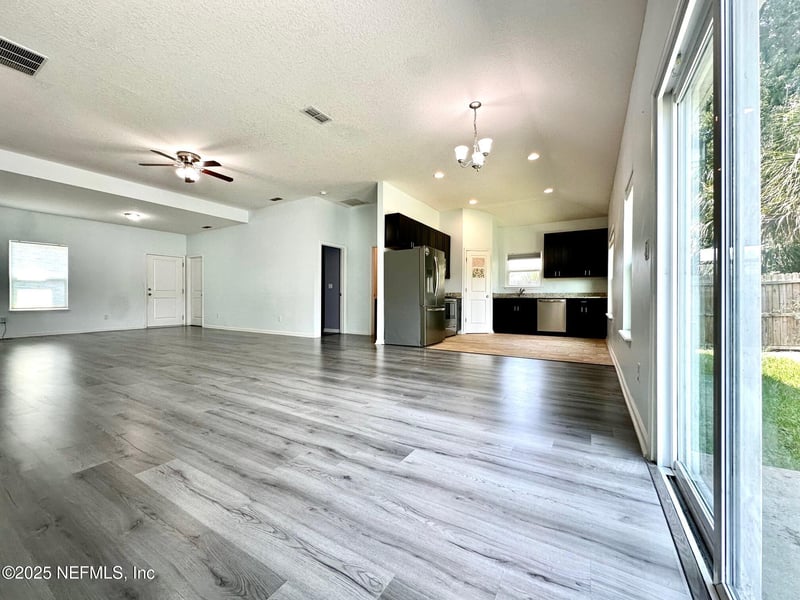 2714 Hanzas Ct, Jacksonville, FL 32216