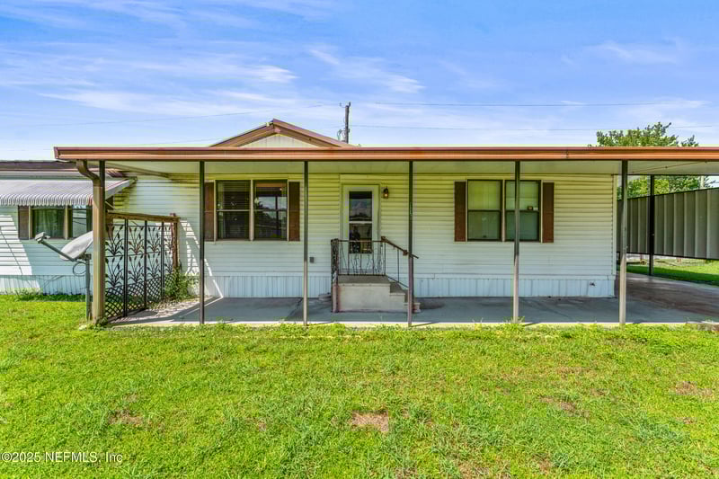 116 Iowa St, Crescent City, FL 32112