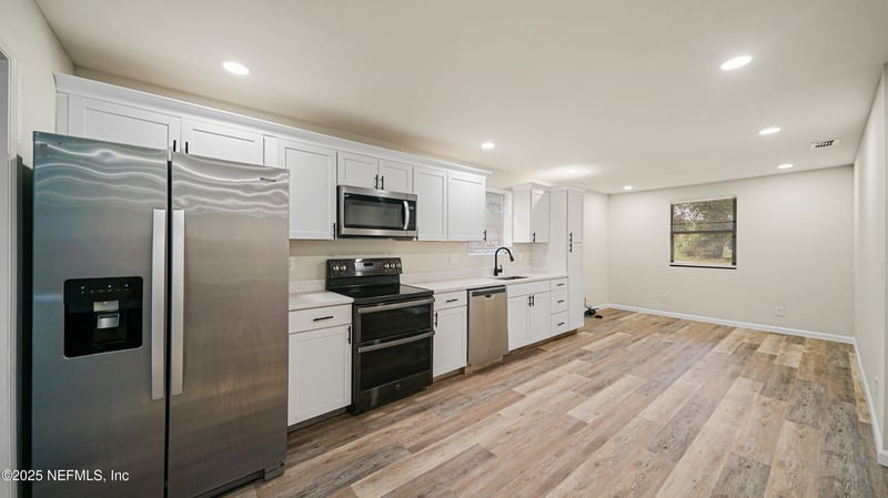 8524 Lincrest Dr, Jacksonville, FL 32208