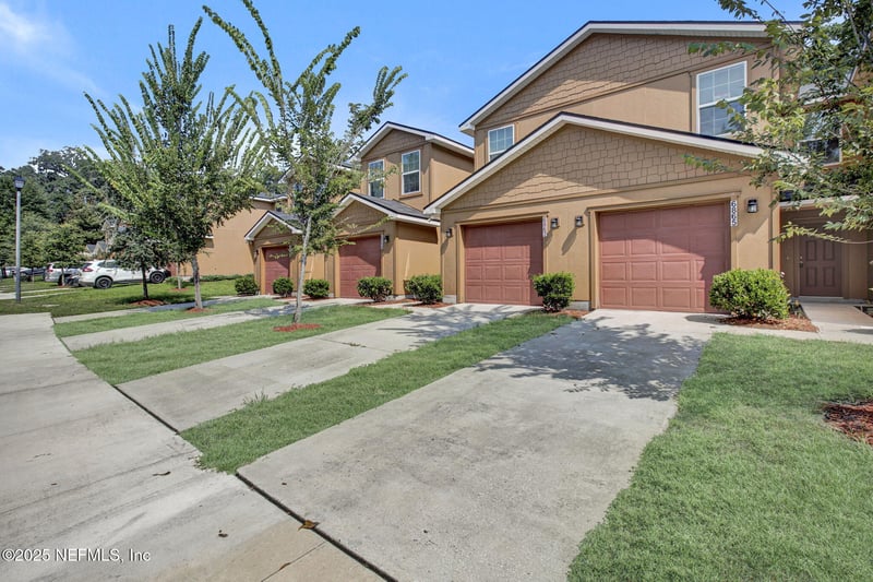 6865 Lake Mist Ln, Jacksonville, FL 32210