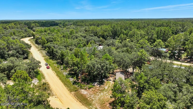 1141 Donovan Ave, Interlachen, FL 32148