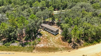 1141 Donovan Ave, Interlachen, FL 32148