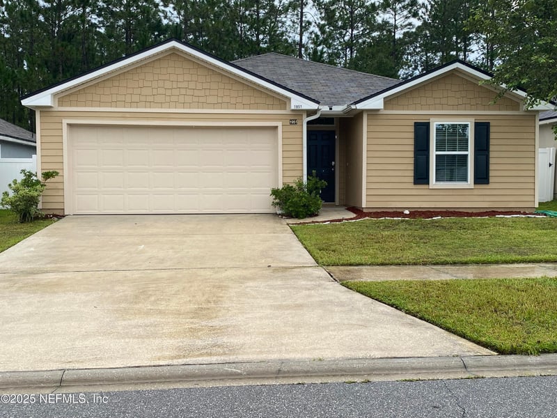 1951 April Oaks Dr, Jacksonville, FL 32221