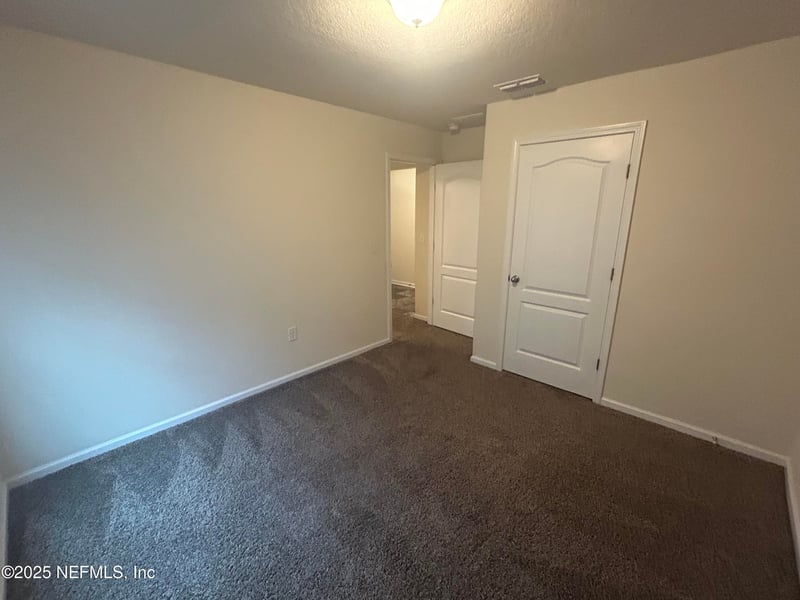 1951 April Oaks Dr, Jacksonville, FL 32221