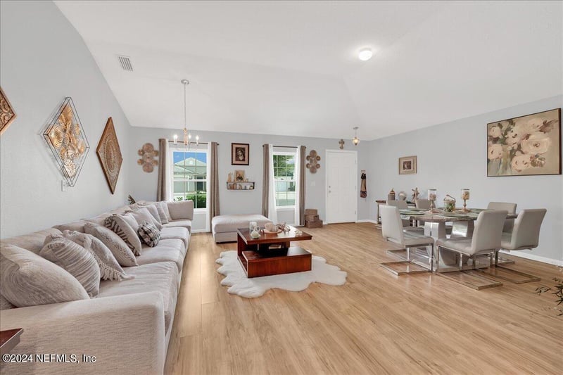 9876 Sailor Dr, Jacksonville, FL 32221