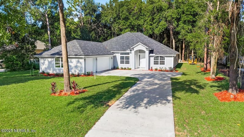 10892 Peaceful Harbor Dr, Jacksonville, FL 32218
