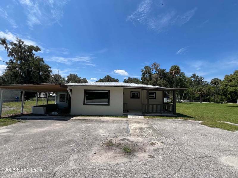 673 3rd Ave, Welaka, FL 32189