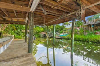 210 Camellia Dr, Satsuma, FL 32189