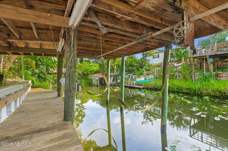 210 Camellia Dr, Satsuma, FL 32189