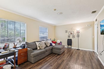 810 Meadowbrook Dr, Orange Park, FL 32073