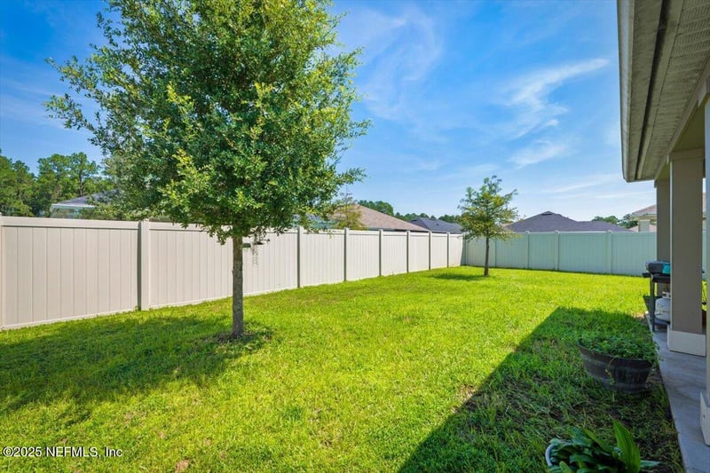 531 White Camellia Ln, Jacksonville, FL 32218