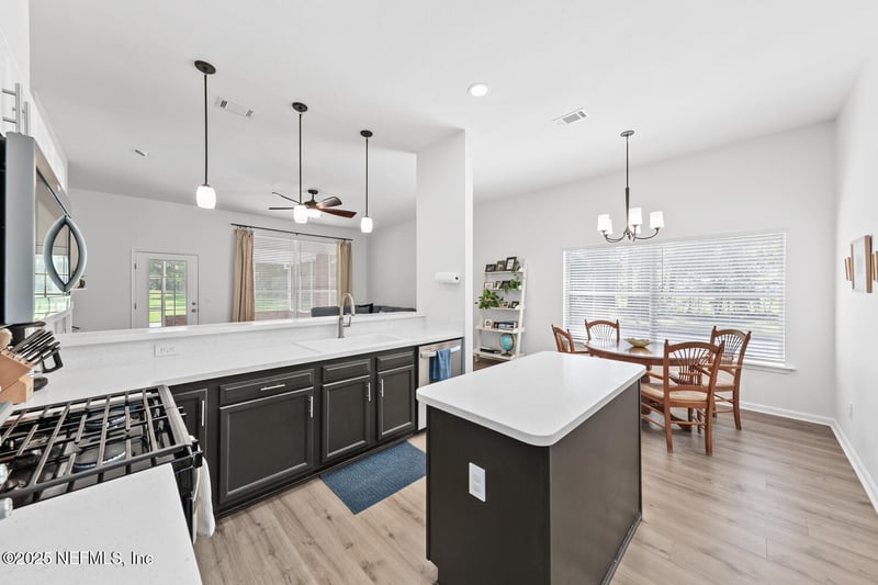 1275 Whispering Pines Rd, St Johns, FL 32259