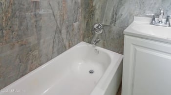 4842 Campenella Dr, Jacksonville, FL 32209