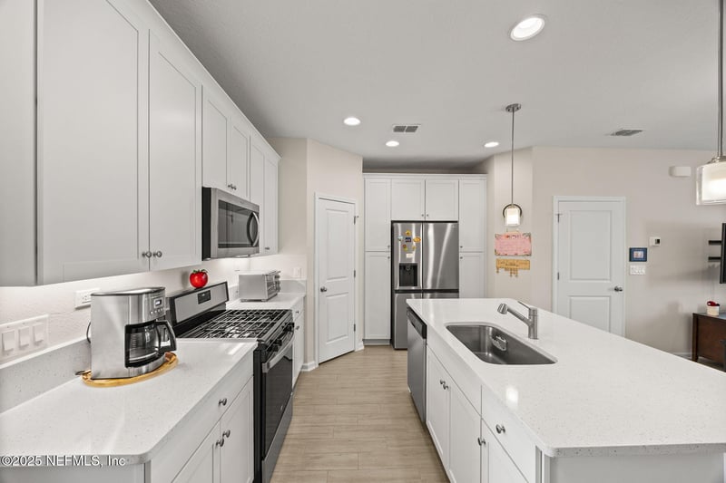 296 Brandon Lks Dr, St Augustine, FL 32092