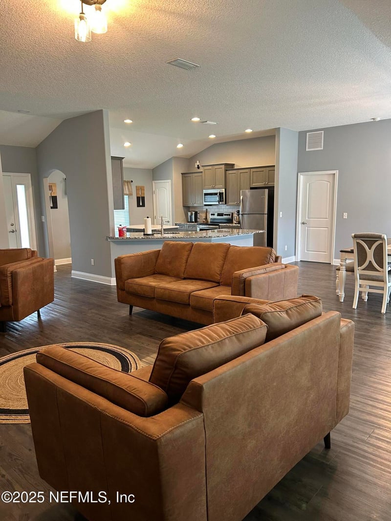 54071 Corley Dr, Callahan, FL 32011