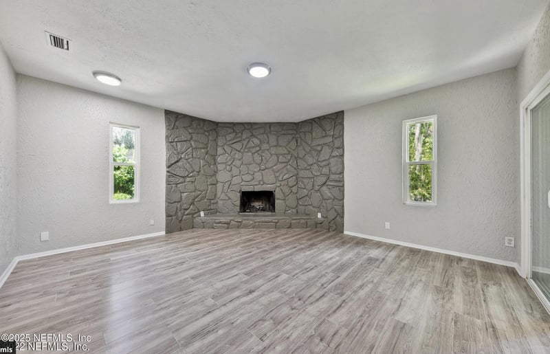 201 Saturn Ln, Orange Park, FL 32073