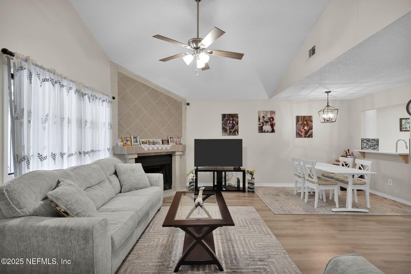 8300 Plaza Gate Ln #1122, Jacksonville, FL 32217