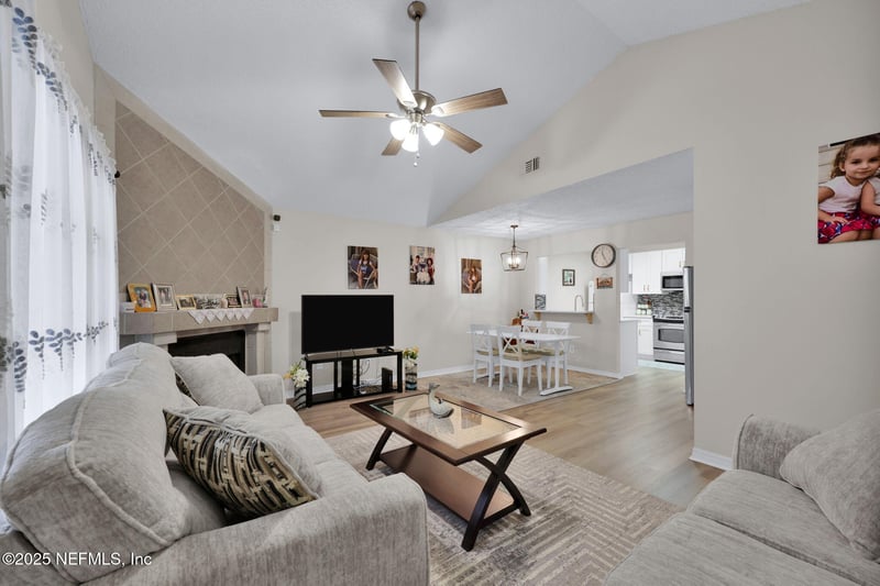 8300 Plaza Gate Ln #1122, Jacksonville, FL 32217