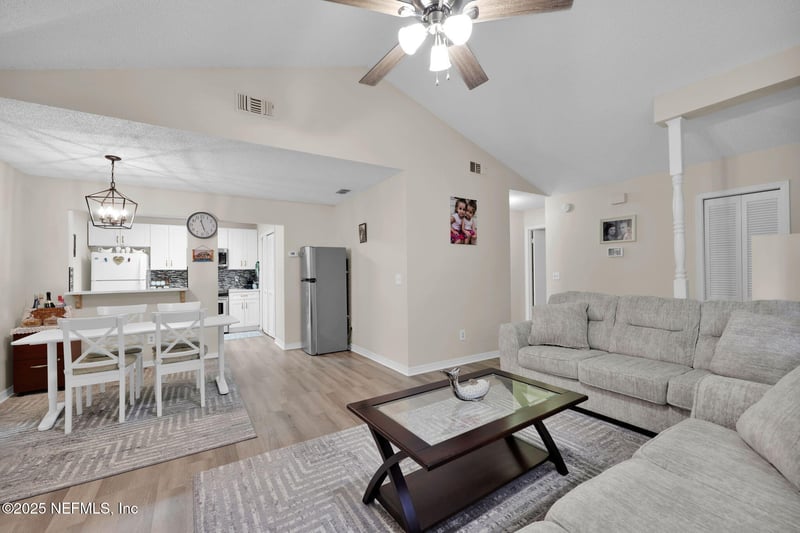 8300 Plaza Gate Ln #1122, Jacksonville, FL 32217