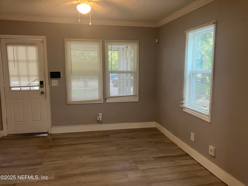 1073 Woodstock Ave, Jacksonville, FL 32254