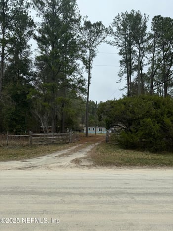 23216 35th Ave, Melrose, FL 32666