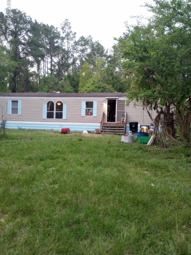 23216 35th Ave, Melrose, FL 32666