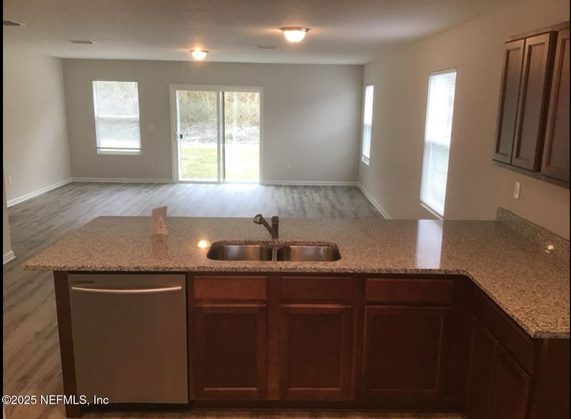 7082 Plymouth Grove Ct, Jacksonville, FL 32220