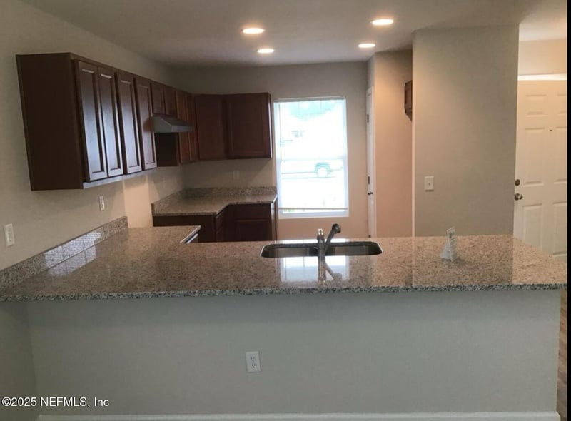 7082 Plymouth Grove Ct, Jacksonville, FL 32220